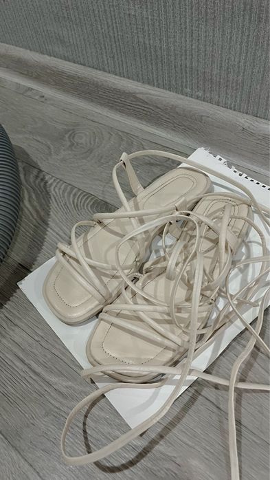 Продаются сандали 37 р