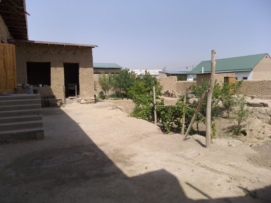 Фарходда ховли сотилады