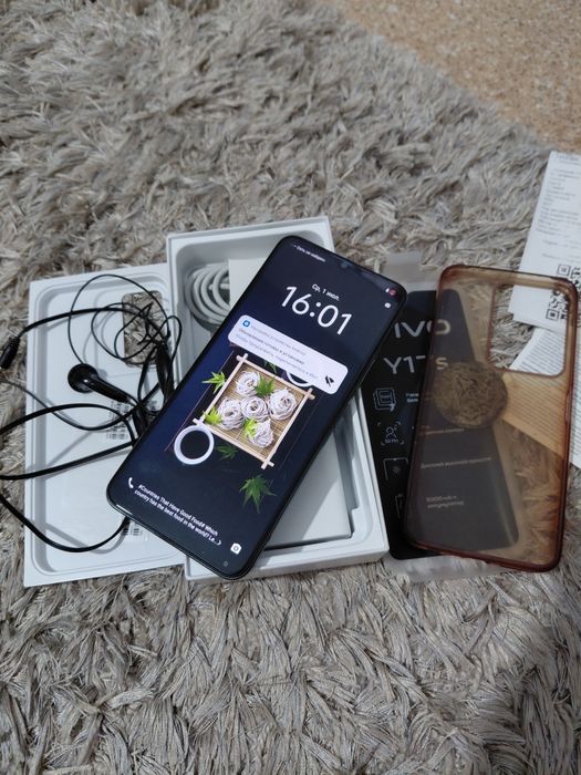 Продам смартфон Vivo Y17s