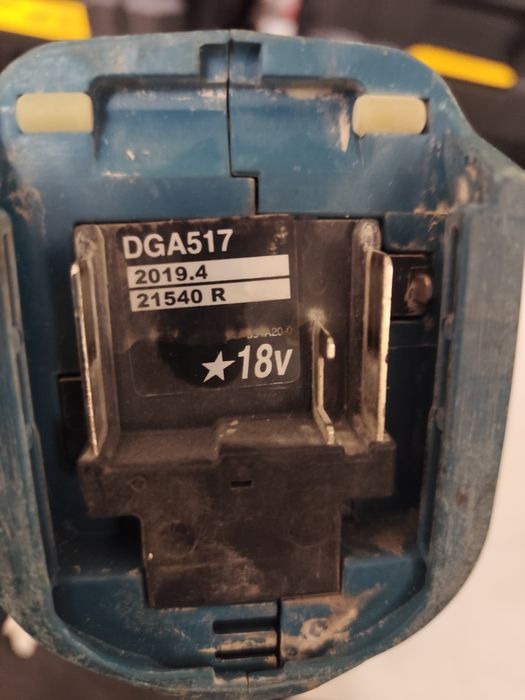 Безчетков акумулаторен ъглошлайф Макита Makita DGA517 18V