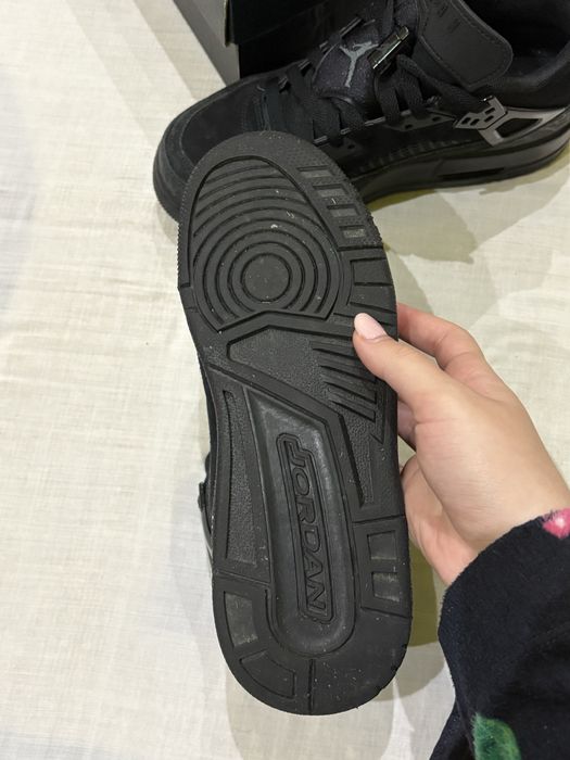 Adidasi Jordan negri marime 38