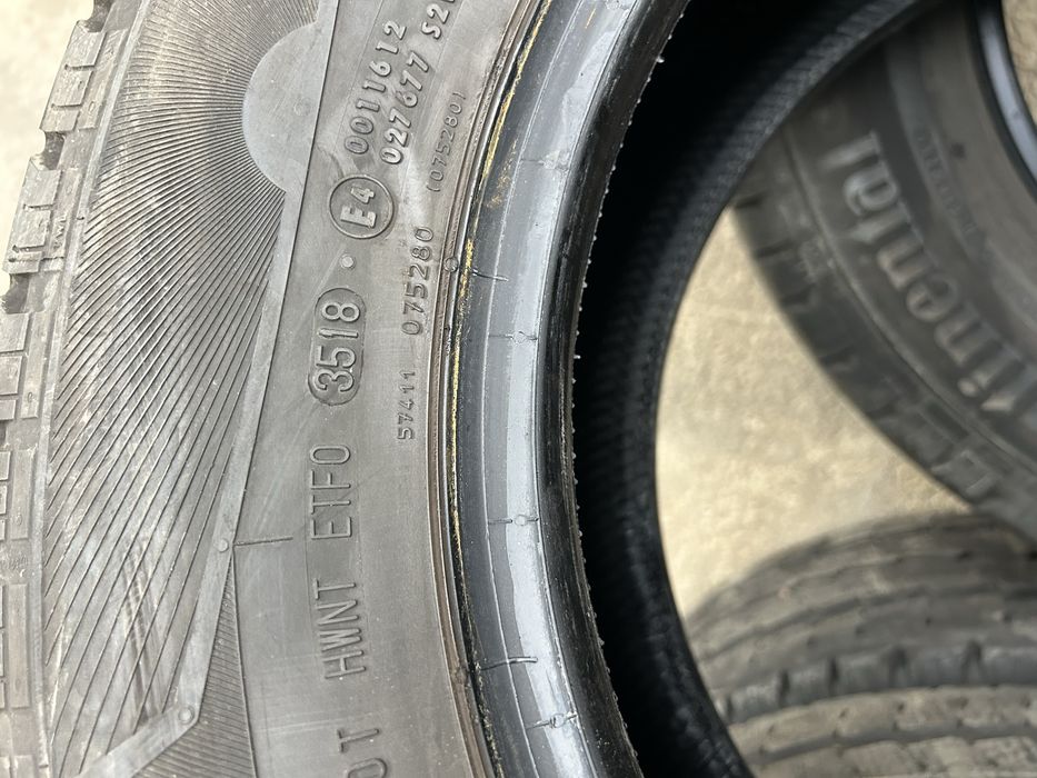 4 летни гуми за бус 215 70 15С continental