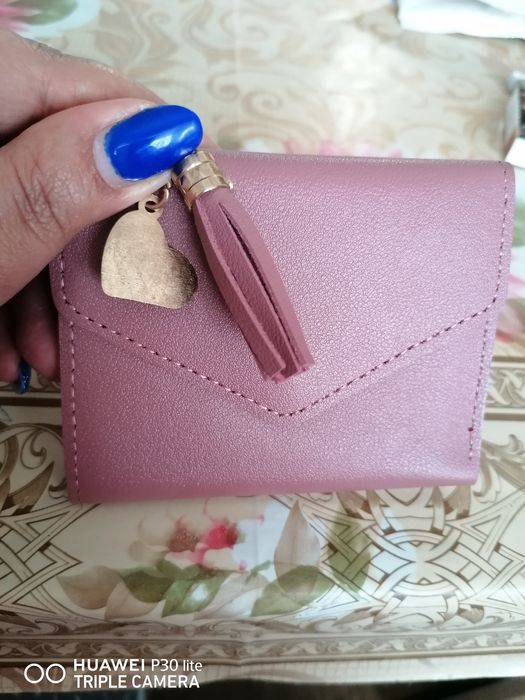 Дамски портмонета