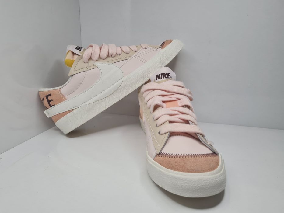 Кецове Nike Blazer 

Чисто нови без кутия. 

Размер 42.5 стелка 27.5 с