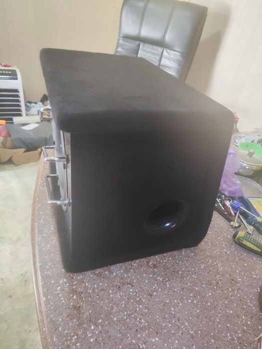 Сабвуфер JBL Club 1024