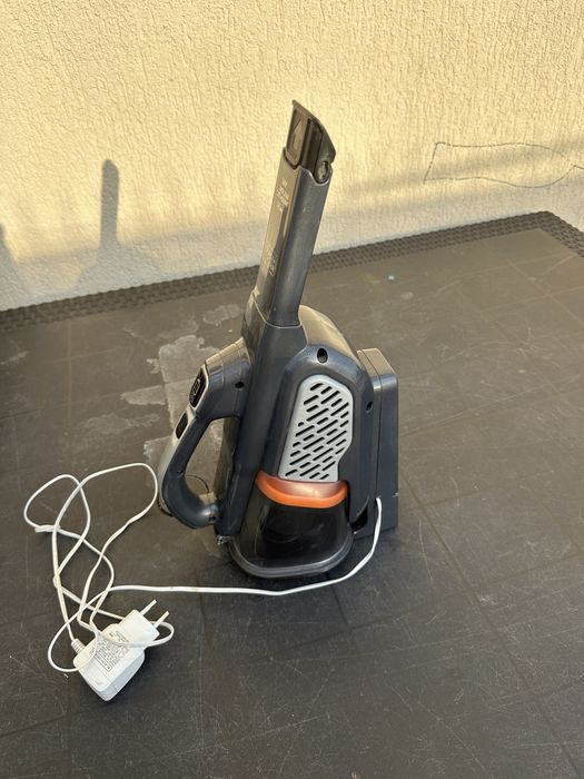 Aspirator de mana black+decker