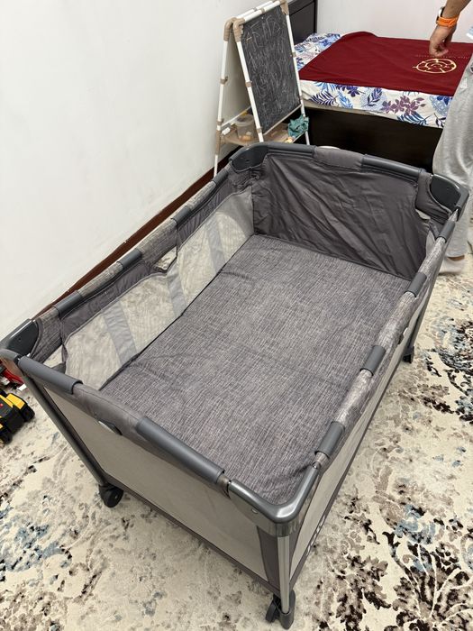 Продам манеж с матрасом