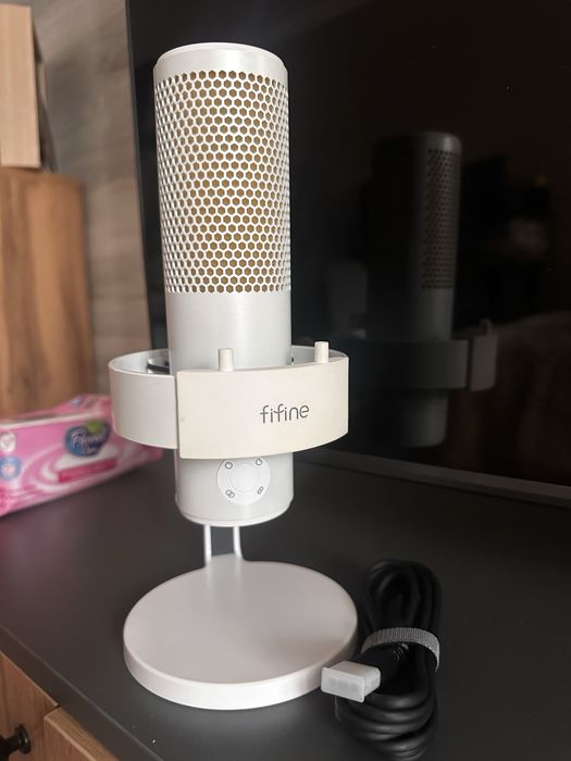 Продам микрофон fifine ampligame a9