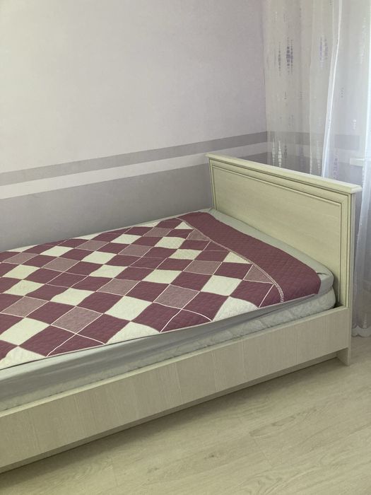 Кровати для спальной