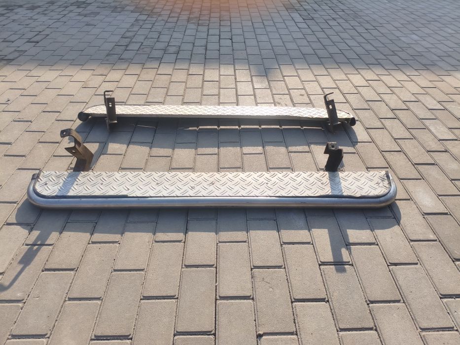 Продам пороги на машину