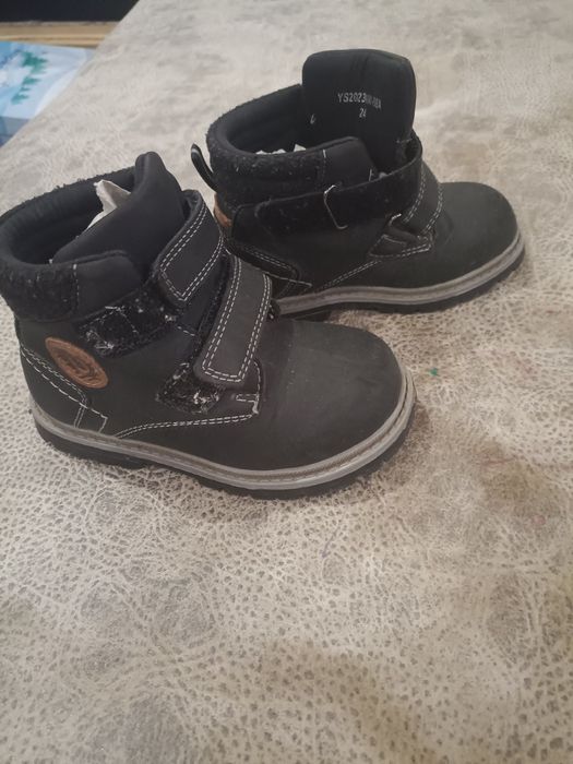 Продам обувь детскую