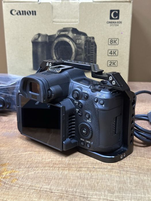 Камера Canon R5C