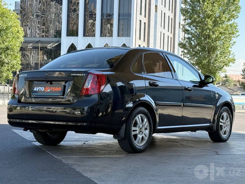 Продаётся Chevrolet Lacetti 1-позиция (MT) Год 2009