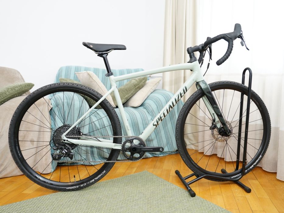 Bicicleta gravel cu suspensie integrata Specialized Diverge Comp E5