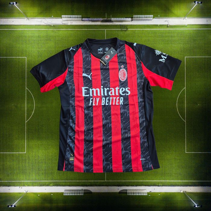 Официален първи екип AC Milan сезон 2025/26