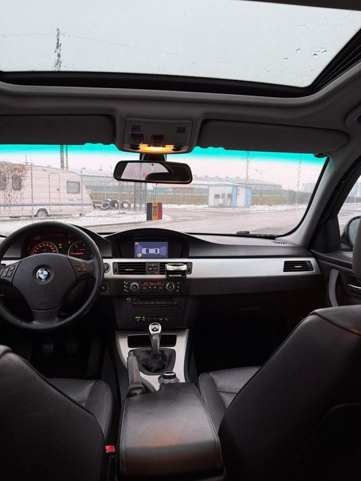 BMW 320D 177CP -Euro5- Trapa/NAVI/Piele/Senzori parcare/Încălzire