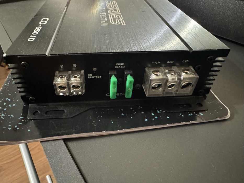 моноблок  2 ома 350 RMS Audio System