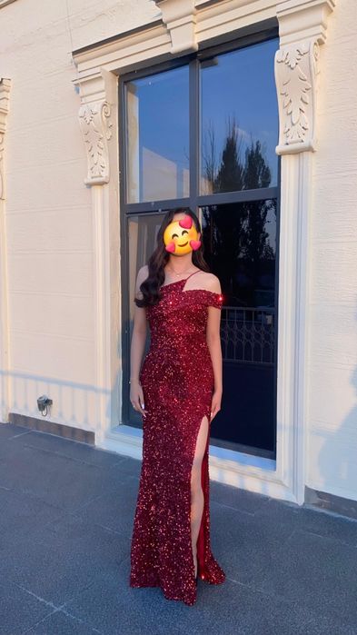 Платье вечернее.