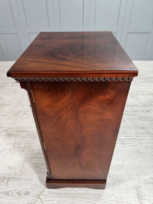 Винтидж, английски, малък скрин масив К066