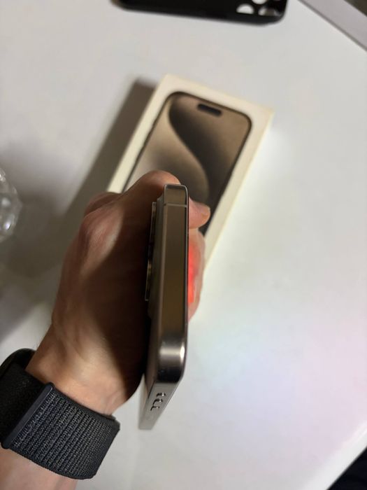 Iphone 15 pro natural titanium