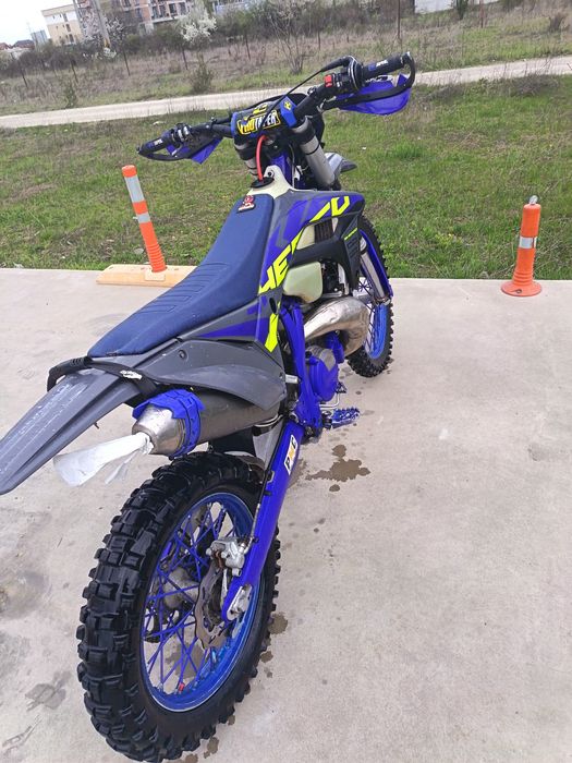 Se vinde sherco 250