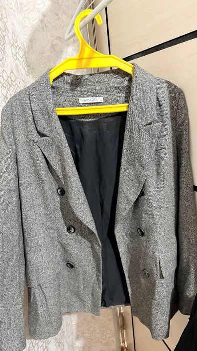 Новый  темно коричневый брюк от зары остальные б/у