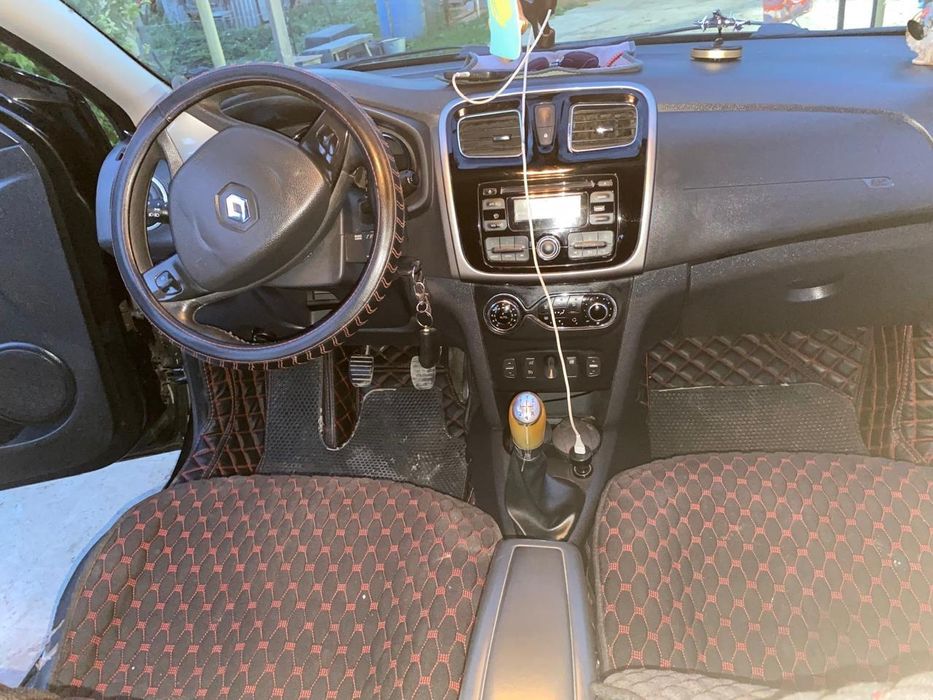 Срочно продам рено сандеро степвей