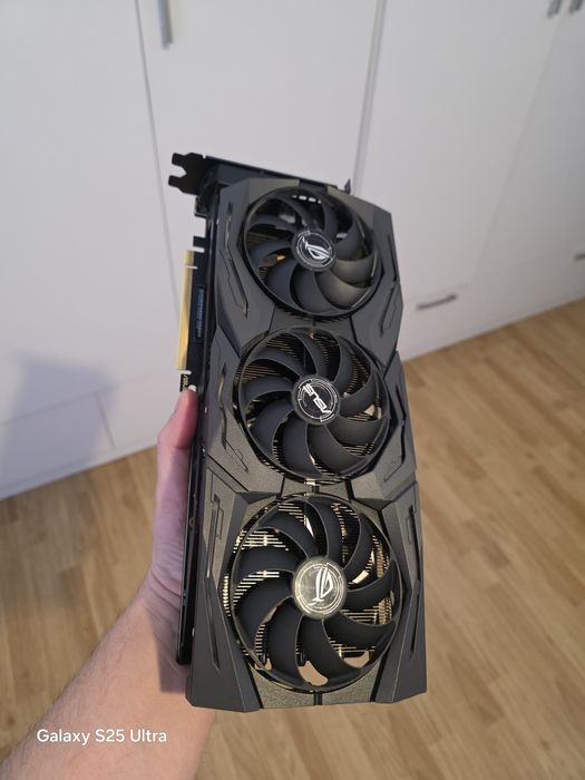 Placa video Rtx 2080TI Asus Rog 11 gb . 1550 Ron