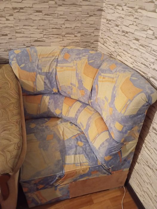 Продам диван и кресла