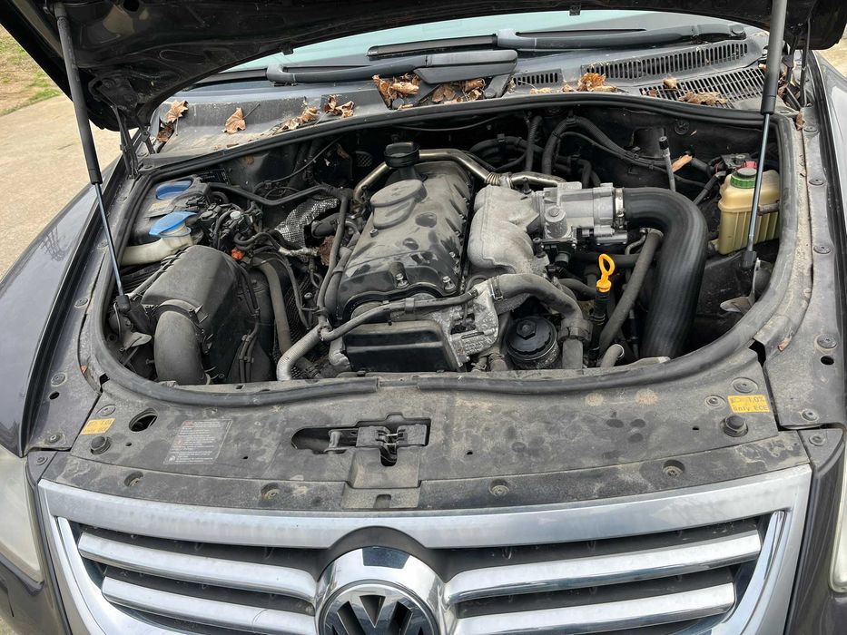 Volkswagen Touareg 2007 г., 2.5 TDI R5, фейслифт 174 к. с