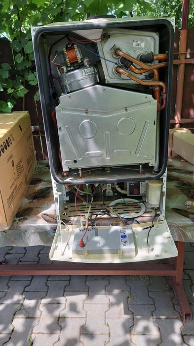 Vând centrală termică BOSCH 24 KW