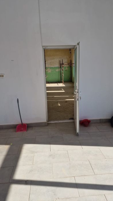 Spatii comerciale de inchiriat