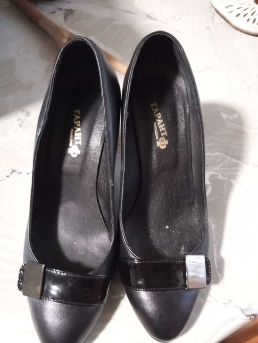 Дамски кожени обувки с ток 9 см