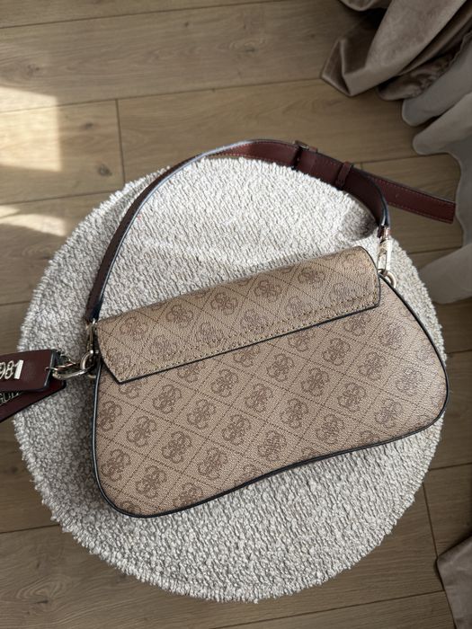 Продам сумку guess