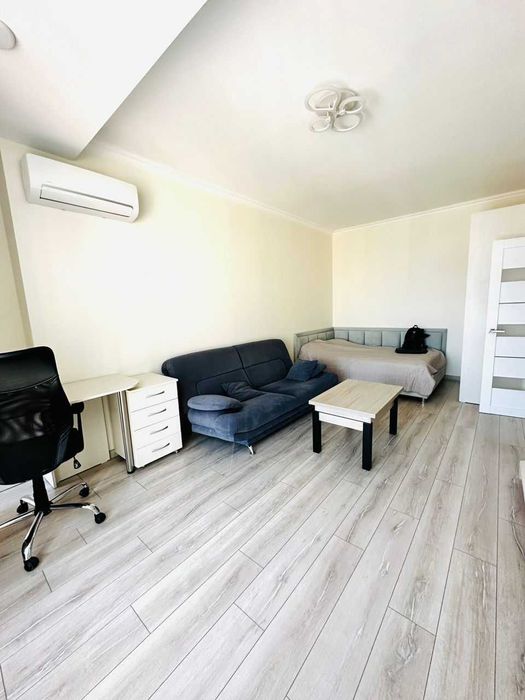 Дава се под наем Едностаен апартамент в София, Студентски град - 49 кв.м за 350 € - Снимка #1