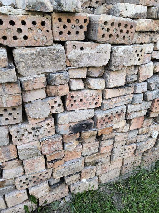 Қызыл Кірпіш қолданылған сынбаған