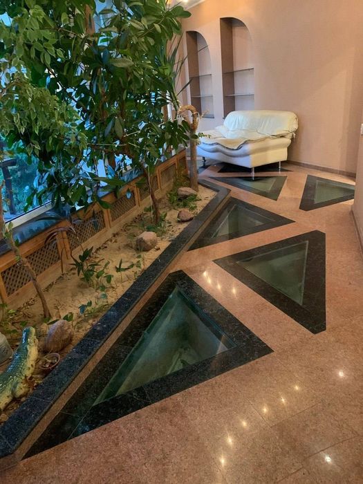 Срочно Сдаётся Евродом Яккасарой Джуманджи ресторан 6-соток 3-уровень