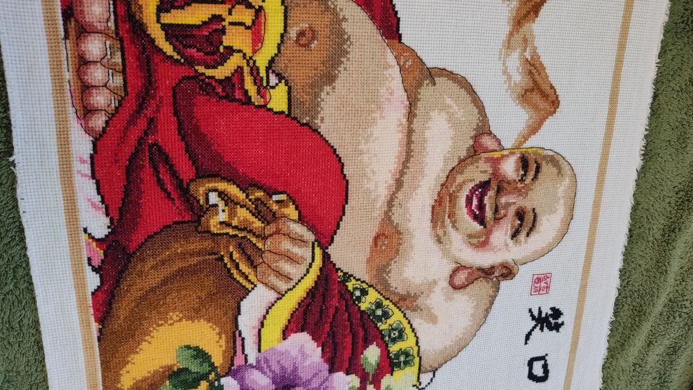 Продам картину вышитую крестиком