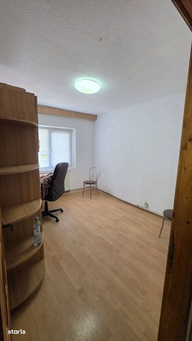 Vand apartament 3 camere et 1