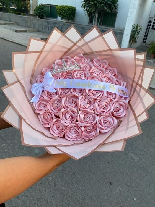 Вечен букет - сатенени рози