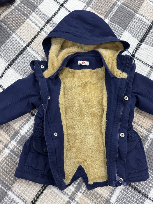 Парка детская подойтет на мальчика и на девочку, в илеальном состоянии