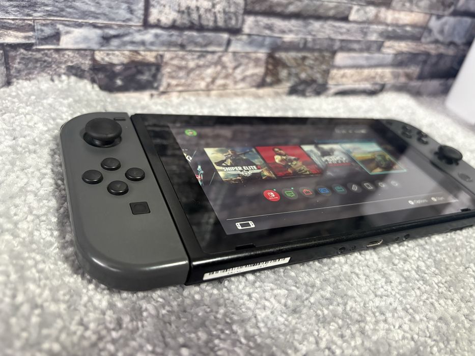 Nintendo Switch Modat - 128 + accesorii.