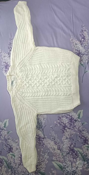 Продаётся женский свитер