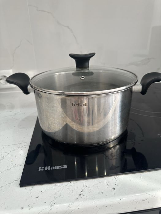 Сковороды , кастрюли