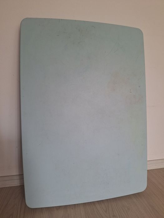 masa MAMMUT Ikea bleu pentru copii si scaun roz pal