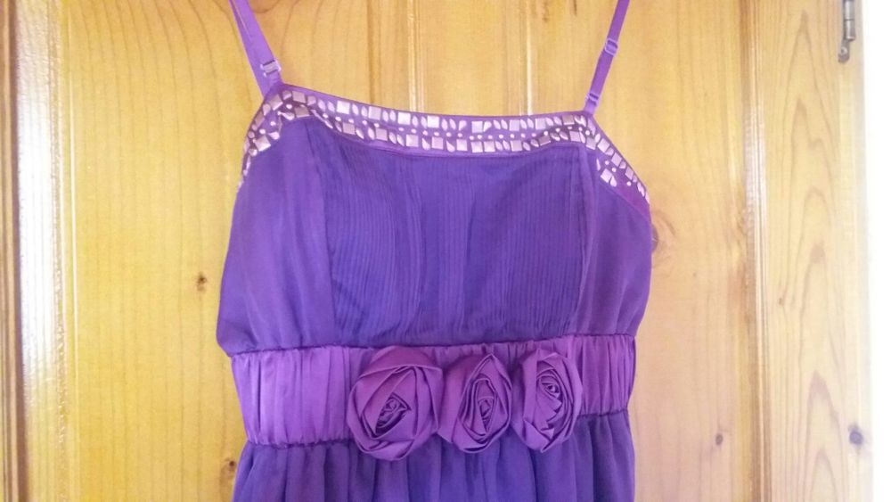 Кокетна лилава рокля