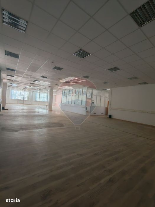 Spațiu de birouri de 2,100mp de închiriat