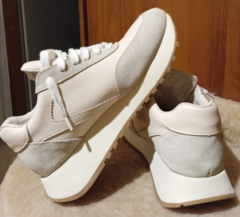 Продам кроссовки