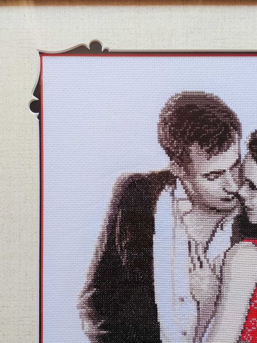 гоблен ,,Флирт", ръчно ушит , рамкиран