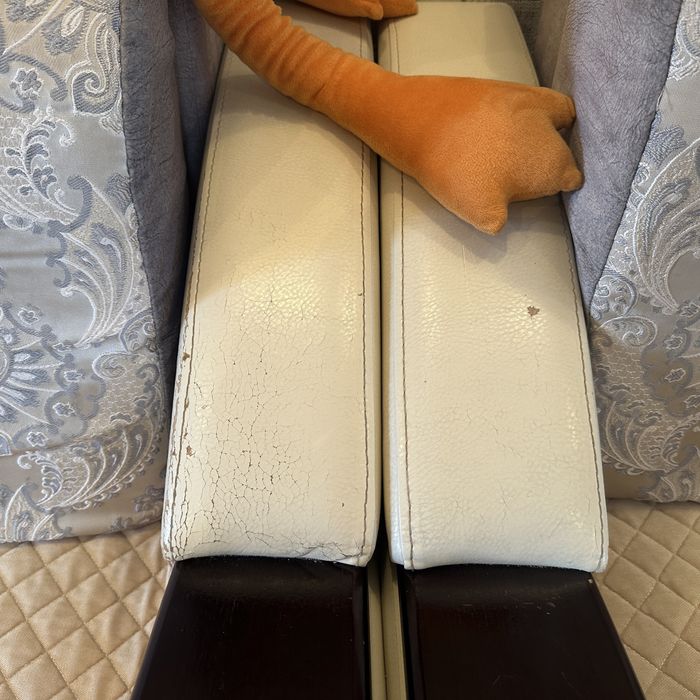 Продам диван с креслом